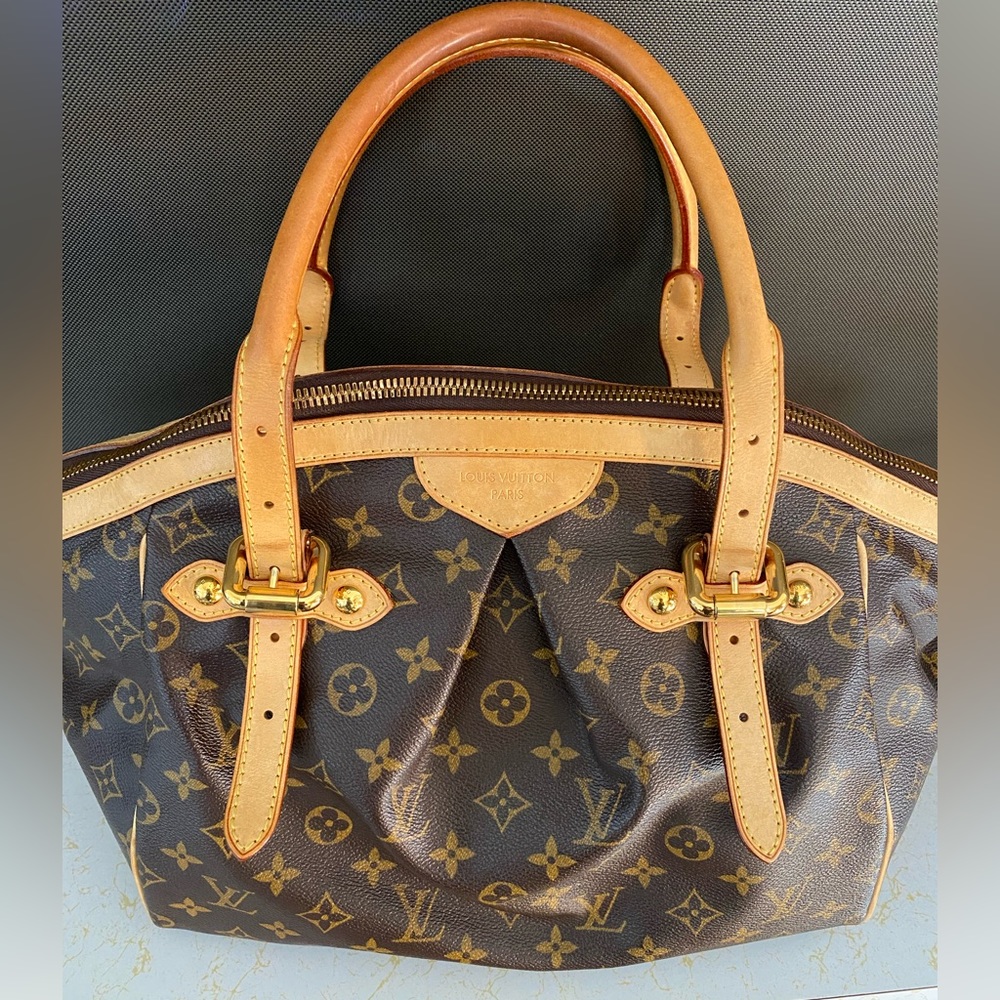 Louis Vuitton Monogram Tivoli PM Hand Bag in good condition